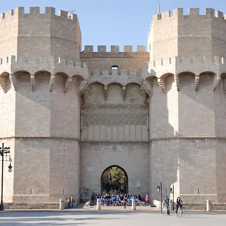 Travel Habitat Plaza De La Virgen València Exterior photo