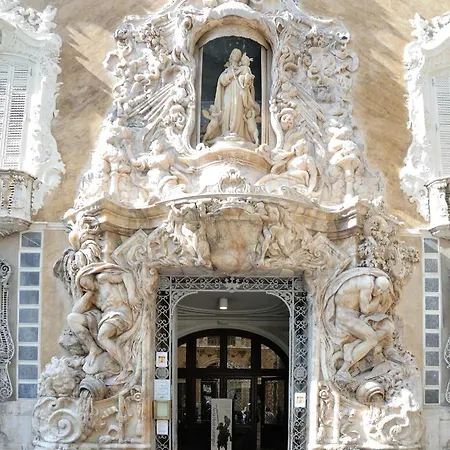 Travel Habitat Plaza De La Virgen València Exterior photo