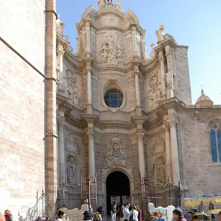 Travel Habitat Plaza De La Virgen València Exterior photo