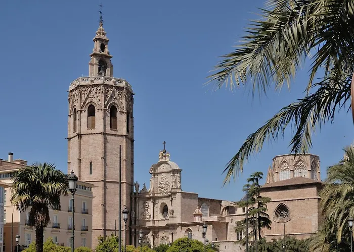 Travel Habitat Plaza De La Virgen